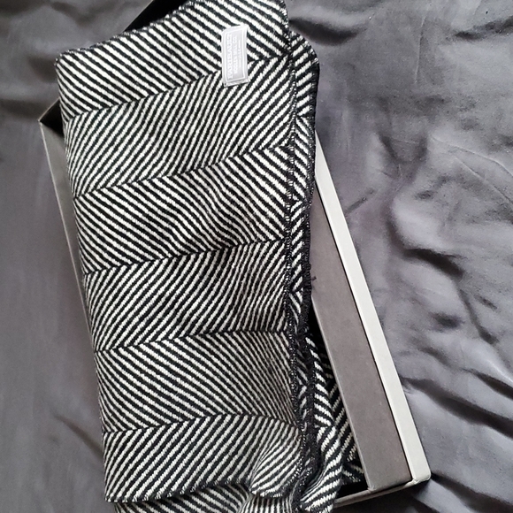 Faribault Mills Gray Label Scarf - Picture 1 of 4